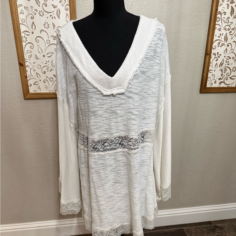 POL White and Gray Tunic Top